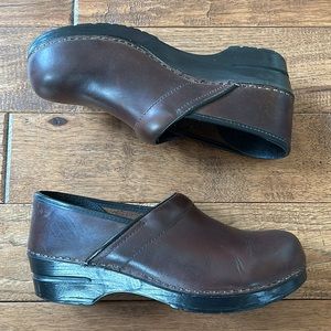 Dankso Professional Clogs Comfort Shoes Chocolate Brown Leather Size 41